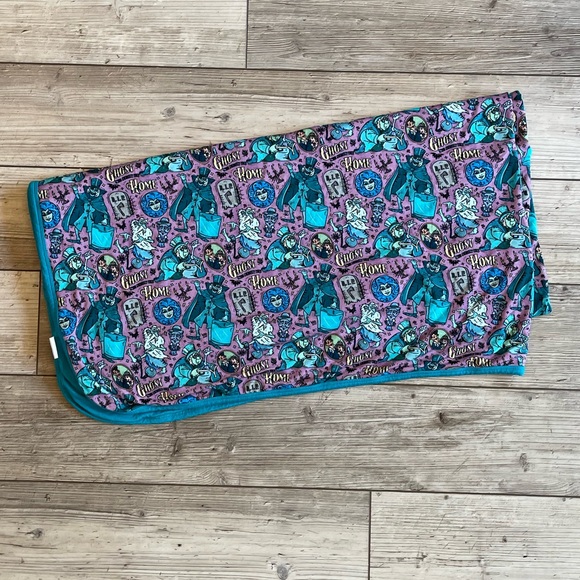 Bamboo Bliss | Disney Haunted Mansion Bamboo Blanket | Size: 47x47 - Picture 1 of 6